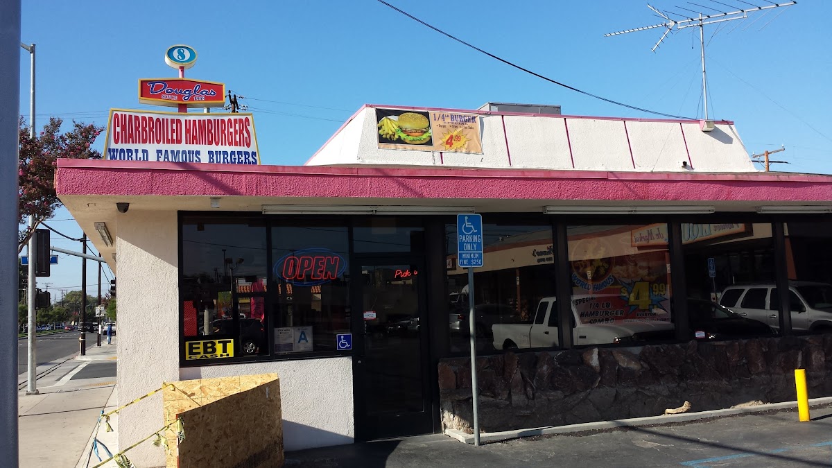 Douglas Burgers